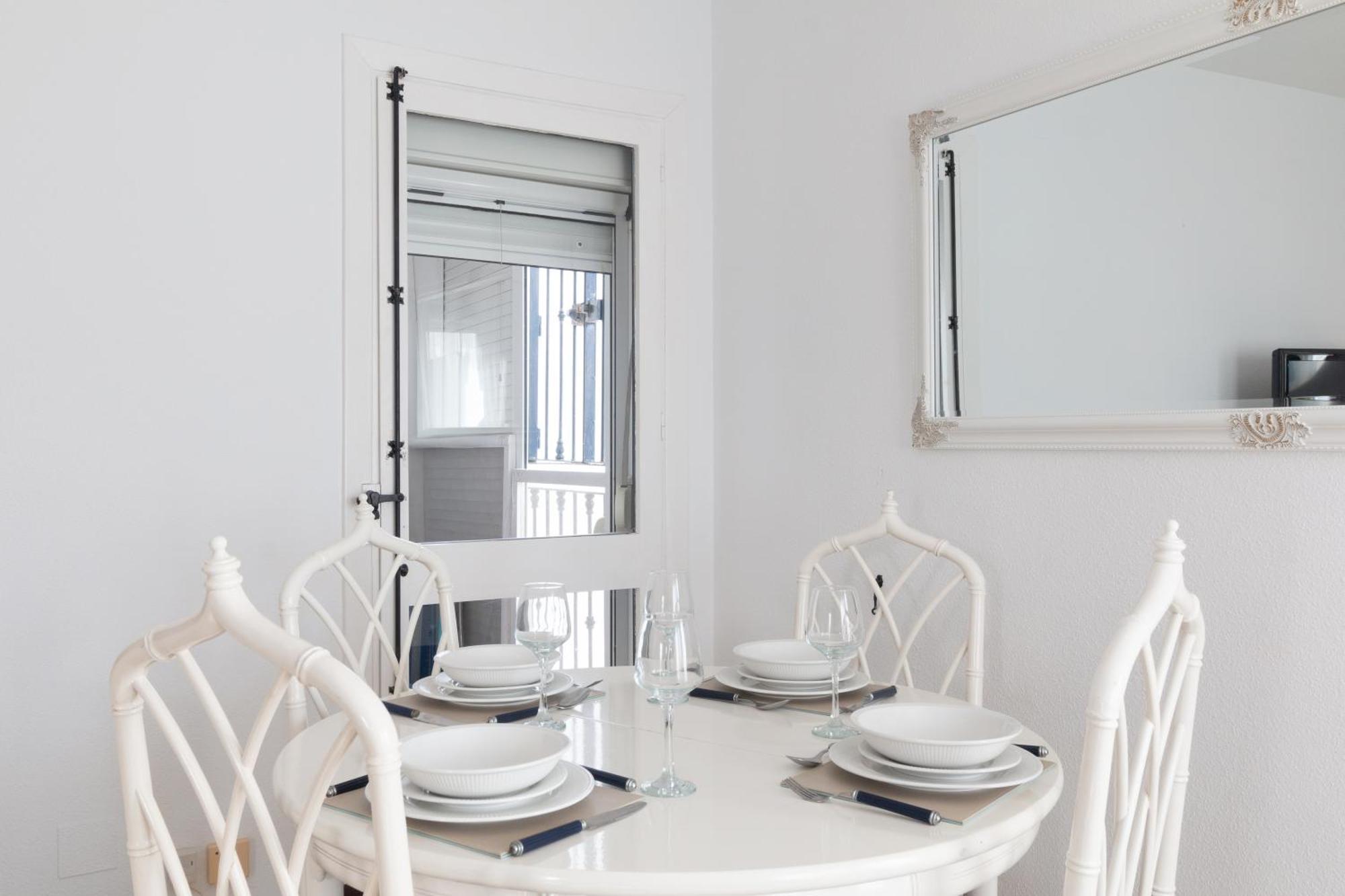 Close To The Beach, 5 Minutes Walk San Luis de Sabinillas