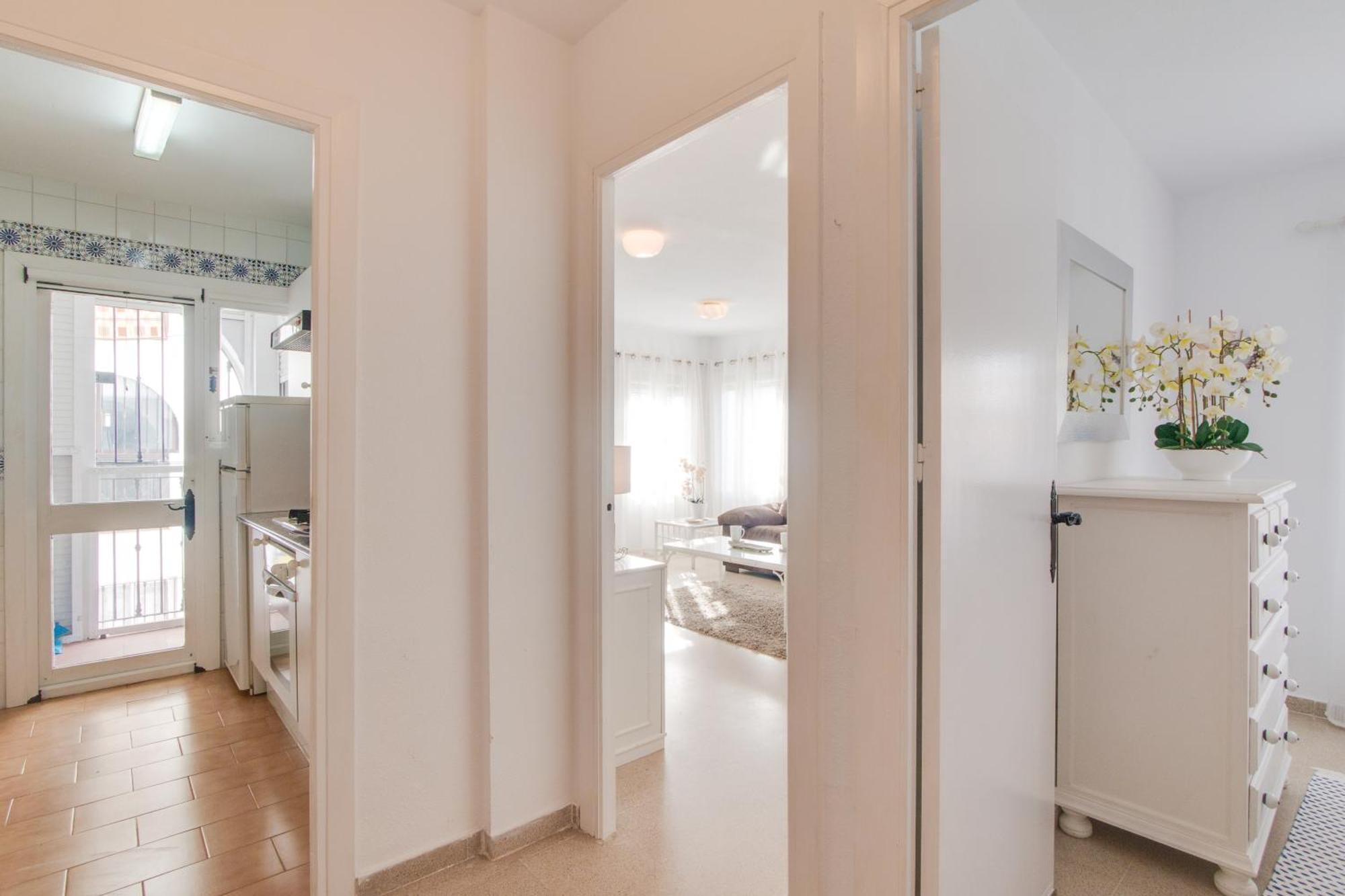 Close To The Beach, 5 Minutes Walk * San Luis de Sabinillas