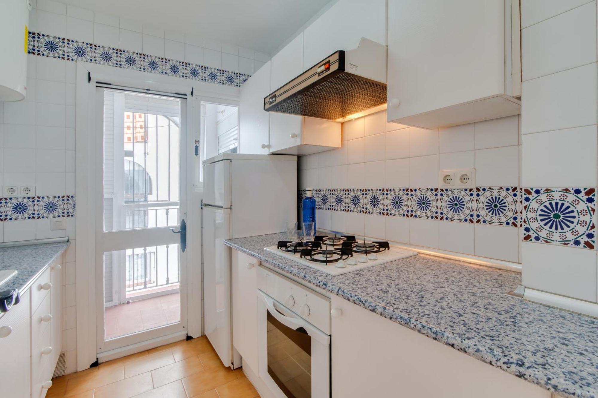 Close To The Beach, 5 Minutes Walk Apartment San Luis de Sabinillas