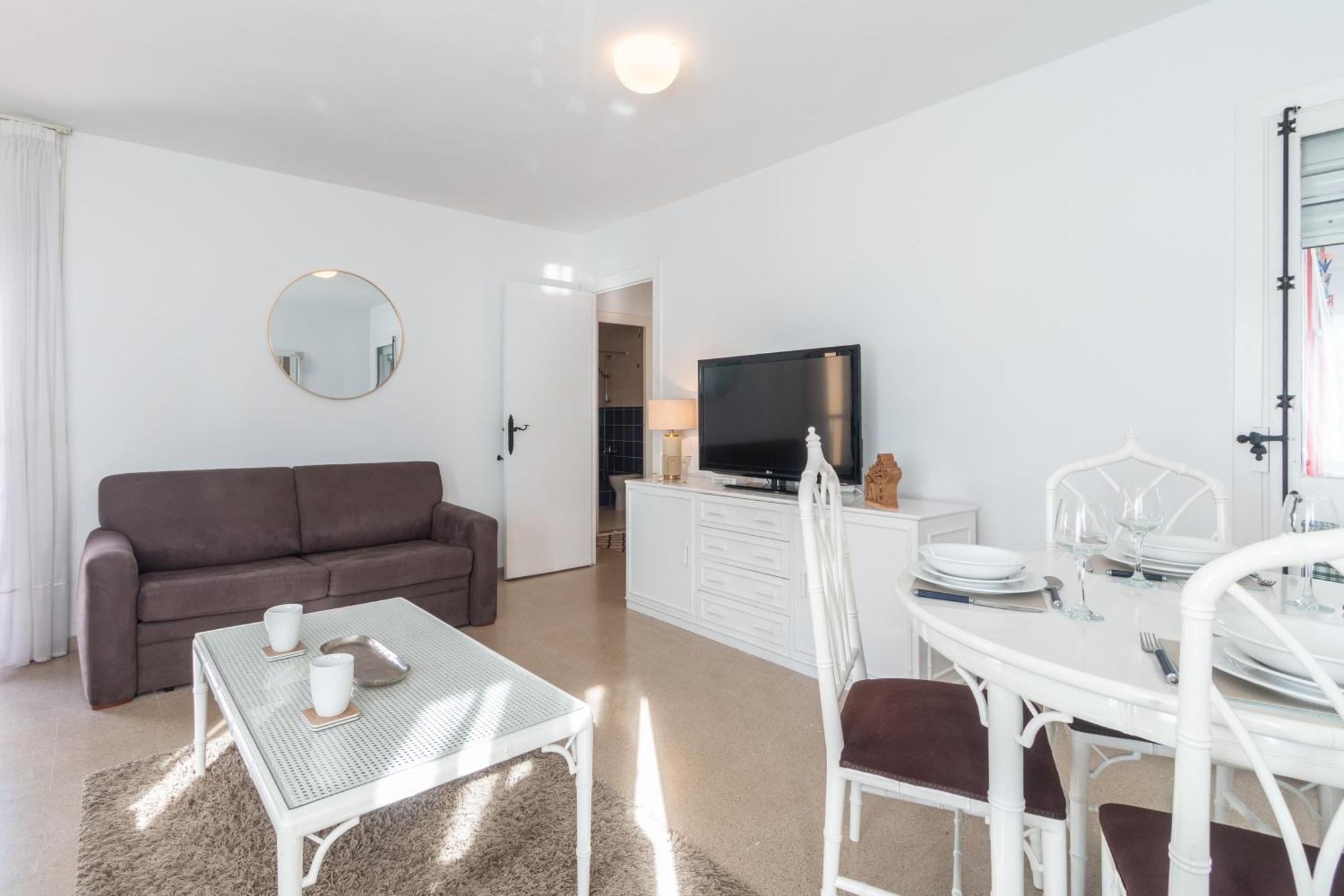 Apartment Close To The Beach, 5 Minutes Walk San Luis de Sabinillas