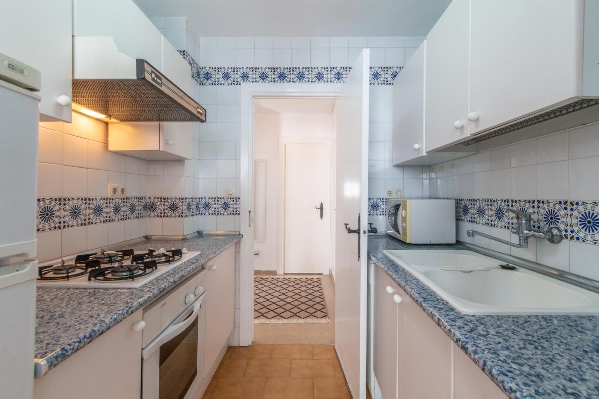 Apartment Close To The Beach, 5 Minutes Walk *